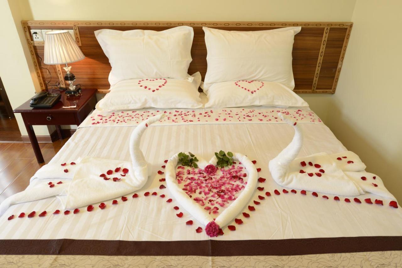 Win Star Hotel Mandalay Buitenkant foto